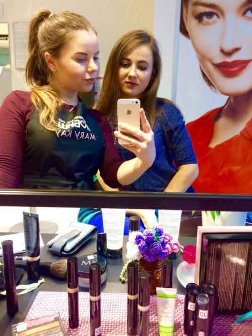 Это был урок макияжа для очаровательной Яночки? 01