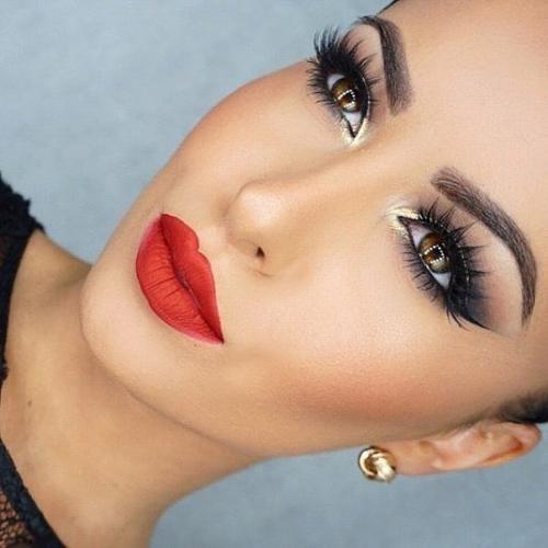 Как наклеивать накладные ресницы правильно. 01