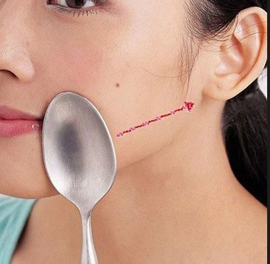 Массаж лица ложками – простая, но очень эффективная процедура. 01