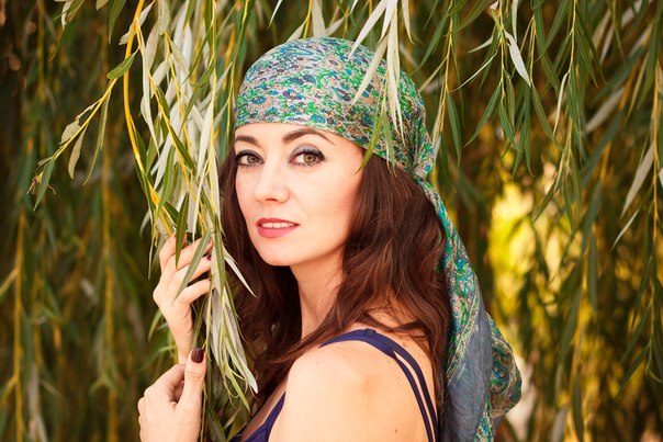 Черная пятница перед черной зеркалом.