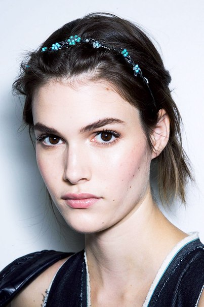 7 идей для вечернего макияжа из миланской недели моды военная весна 2015 (Milan Fashion Week Spring 2015). 01