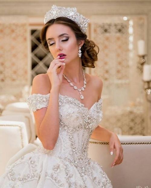 Требуются модели!  Для оттачивания преподавательских навыков! 03