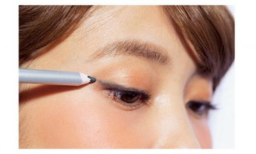 Урок по макияжу и прическе для выходных на свежем воздухе? 01