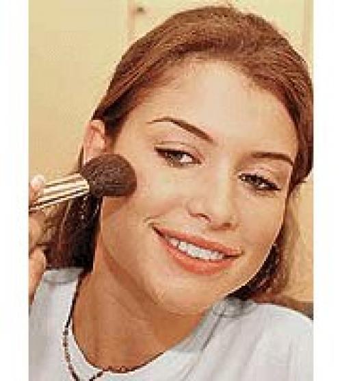 Одежда, прически и макияж четырех героинь сериала тв Глобо женщины в любви показывают, как безошибочно создать свой стиль. 07