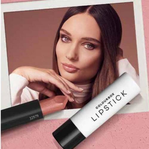 Правила цвета?   Цвет играет основную роль в выборе персонального стиля в целом и макияжа в частности. 03