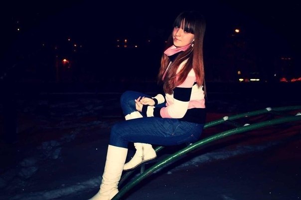 В конечном итоге у каждого парня появляется его маленькая девочка, младше его года на 2-3 года, такая красивая, милая, забавная и даже немного смешная.  