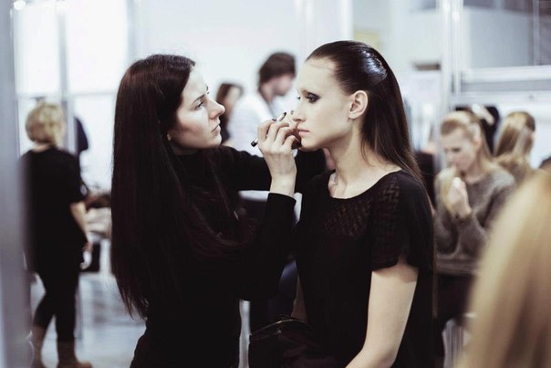 Что ж, поехали. Сегодня мы поговорим об Основе ПОД Макияж, Тональном Креме И Консилере.