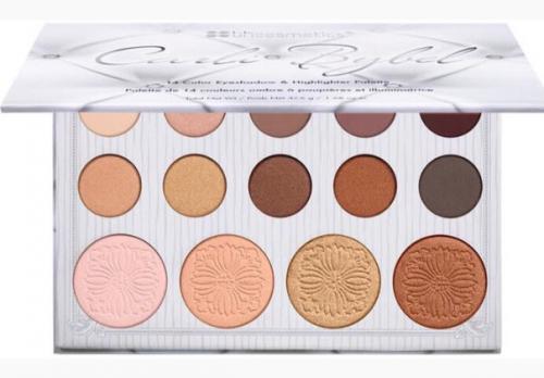 Палетка теней и хайлайтеров Carli Bybel? 01 Палетка теней и хайлайтеров Carli Bybel? 01