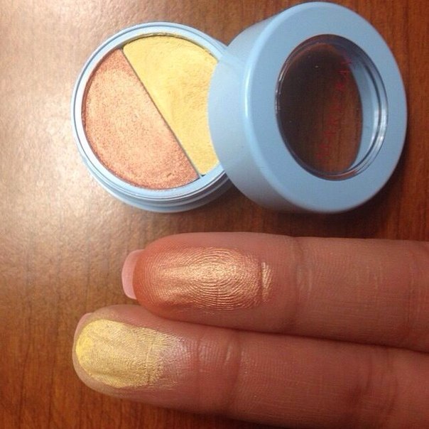 Новинки. Муссовые тени-дуэт для век Springy eye duo от Mary Kay. 01