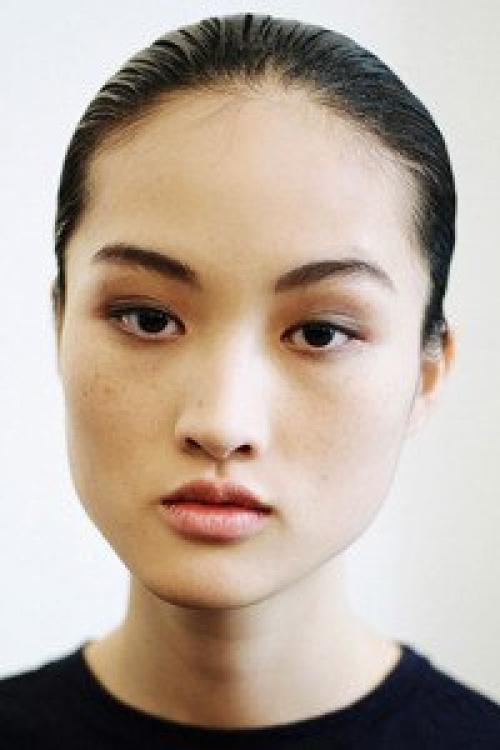 Еще в моде бронзовые тени. 01