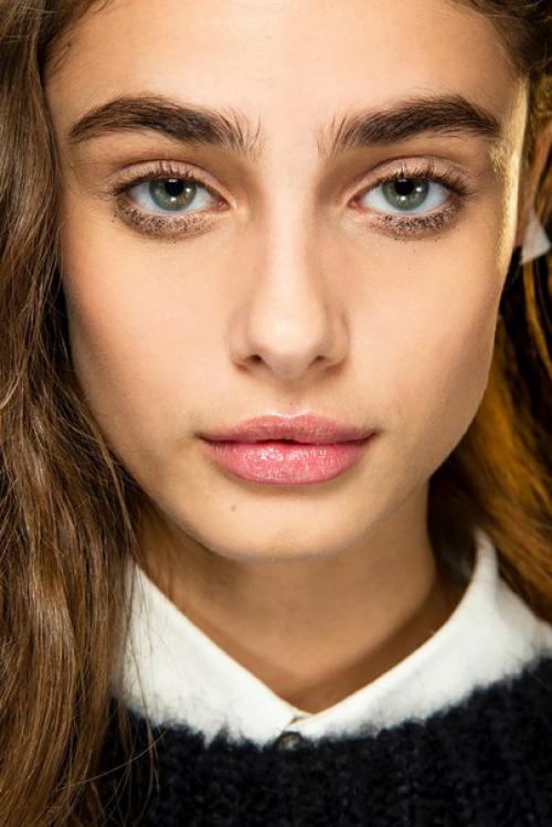 Полностью обнаженная. Голый, естественный макияж - одна из главных Beauty - тенденций этого лета. 02 Полностью обнаженная. Голый, естественный макияж - одна из главных Beauty - тенденций этого лета. 02