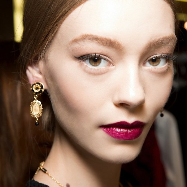 Ничто так не украшает лицо, как идеальный тон кожи и натуральные оттенки. 01