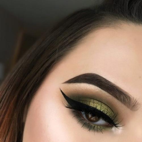 Зеленый макияж со стрелкой. 03