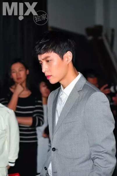 [Trans - 150529]. Подарочек для тех, кто еще не спит: Статья о Чжан Исине от MIX. 05