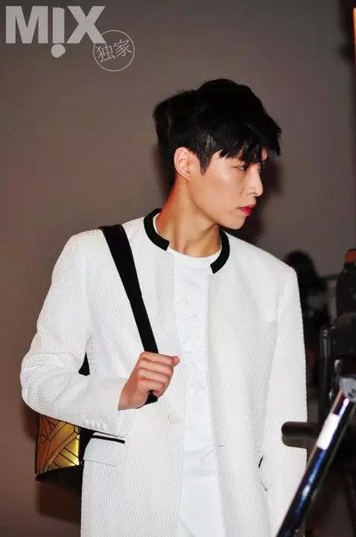 [Trans - 150529]. Подарочек для тех, кто еще не спит: Статья о Чжан Исине от MIX. 03