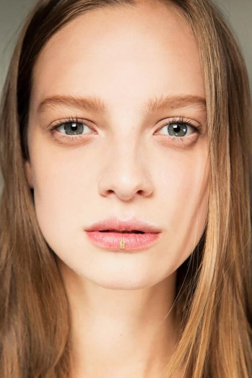 Полностью обнаженная. Голый, естественный макияж - одна из главных Beauty - тенденций этого лета. 05 Полностью обнаженная. Голый, естественный макияж - одна из главных Beauty - тенденций этого лета. 05