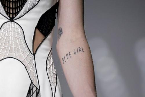 Неделя моды: дизайнеры представили в Париже свой взгляд на будущий сезон. 01