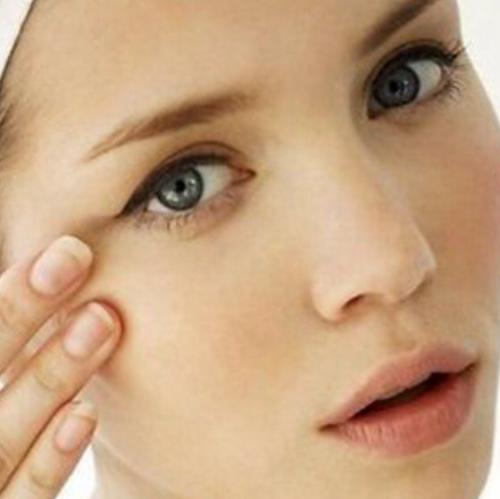 Невидимый крем для глаз Invisible анти отечность и ясность глаз, Mistine, 15 гр, изготовлен по новым технологиям из Франции Eyeliss. 01 Невидимый крем для глаз Invisible анти отечность и ясность глаз, Mistine, 15 гр, изготовлен по новым технологиям из Франции Eyeliss. 01