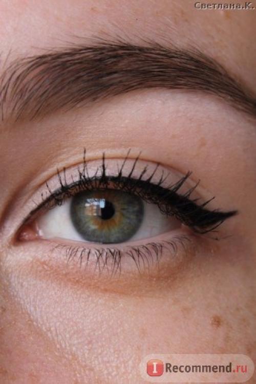 Подводка для глаз Цветная Галактика. 04 Подводка для глаз Цветная Галактика. 04