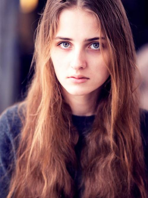 Внимание!   Ищу несколько красивых и длинноволосых моделей на тфп съёмку дома, позирование и опыт в съемках желателен. 03