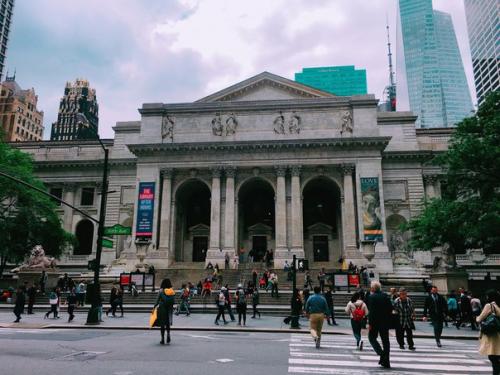 I. Сидя в вагоне метро, я наблюдая за людьми, рассматриваю их и размышляю. 05 I. Сидя в вагоне метро, я наблюдая за людьми, рассматриваю их и размышляю. 05