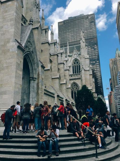 I. Сидя в вагоне метро, я наблюдая за людьми, рассматриваю их и размышляю. 07 I. Сидя в вагоне метро, я наблюдая за людьми, рассматриваю их и размышляю. 07