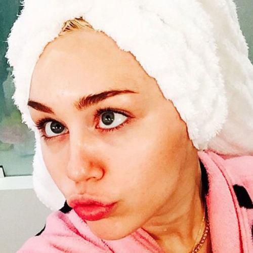 Звезды без макияжа: потрясающе выглядят! 09