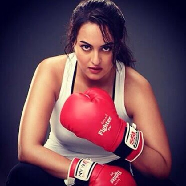 Биография модели Сонакши Синха / Sonakshi Sinha.