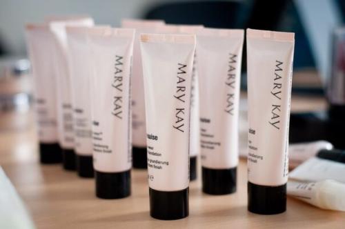 Для вас не секрет, что современный тональный крем не только скрывает недостатки кожи, но и является полноценным средством ухода за кожей. 01 Для вас не секрет, что современный тональный крем не только скрывает недостатки кожи, но и является полноценным средством ухода за кожей. 01