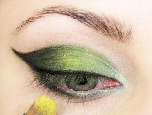 Для нас, для девочек, хорошее настроение часто складывается от того, какое отражение мы видим в зеркале. 08