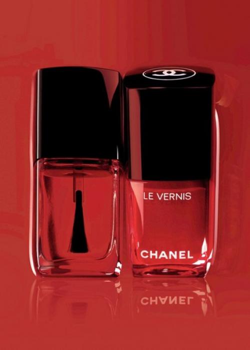 Новая коллекция макияжа Chanel, посвященная красному цвету. 07