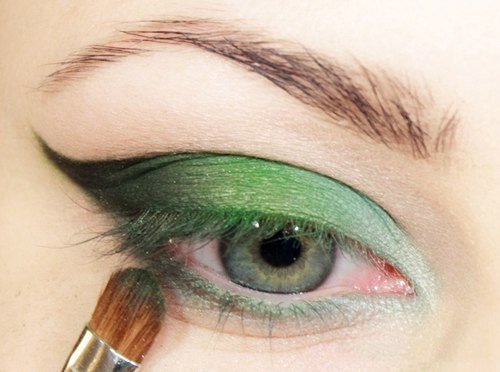 Для нас, для девочек, хорошее настроение часто складывается от того, какое отражение мы видим в зеркале. 06