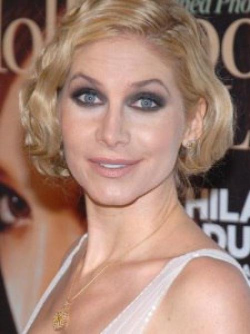 Основные принципы.  Как правило, именно на макияж глаз уходит больше всего времени. 02