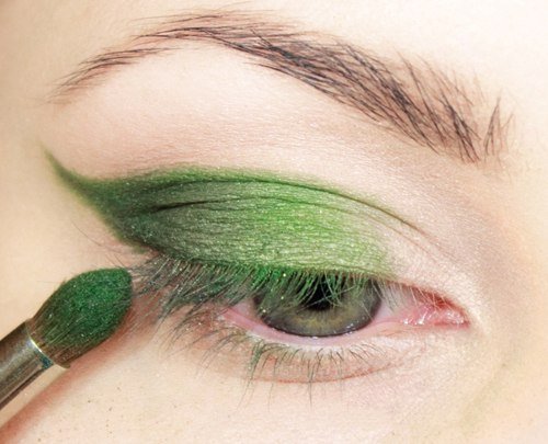 Для нас, для девочек, хорошее настроение часто складывается от того, какое отражение мы видим в зеркале. 03