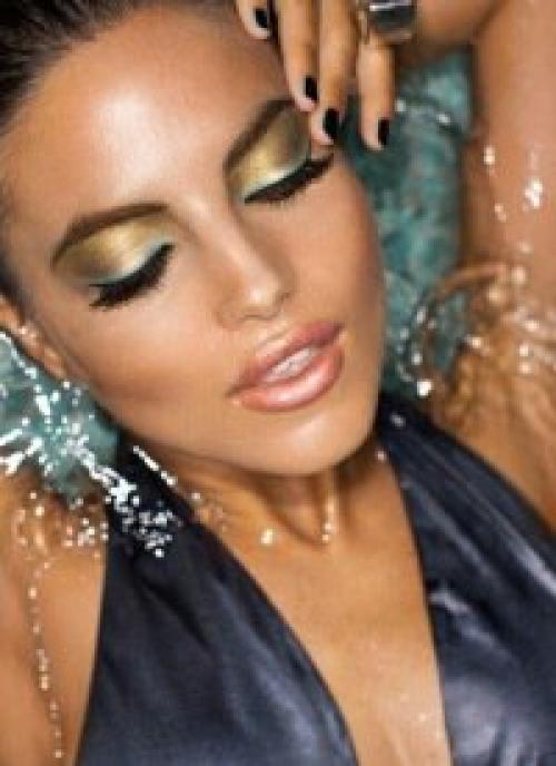 Основные принципы.  Как правило, именно на макияж глаз уходит больше всего времени. 06