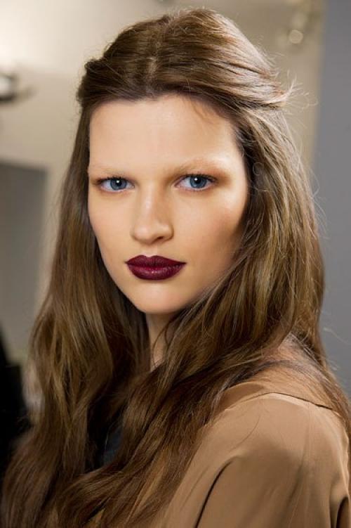 Акцент на ГУБЫ. 5 самых модных оттенков сезона. 02