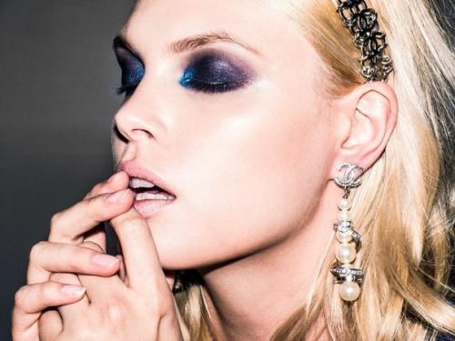 5 свежих способов носить голубые тени. 06 5 свежих способов носить голубые тени. 06