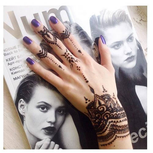 Мехенди. Начало. За окном тяжелая серая туча прямо над моим балконом повисла. 01 Мехенди. Начало. За окном тяжелая серая туча прямо над моим балконом повисла. 01