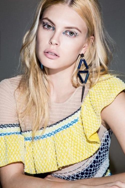 5 свежих способов носить голубые тени. 05 5 свежих способов носить голубые тени. 05