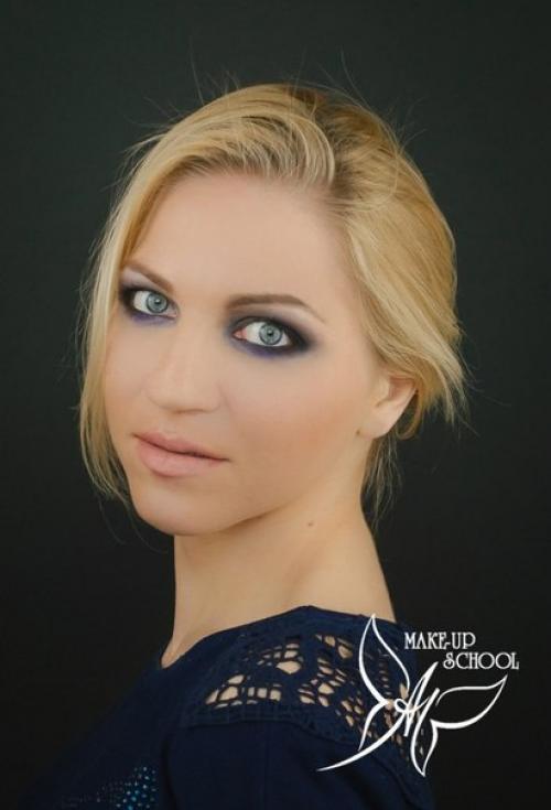 Что говорит о женщине ее макияж? 01