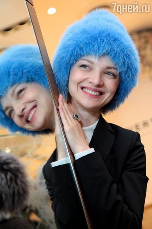 Вилковаекатерина. Новостиактрис. Мы выбираем меховую шапку, которая не только согреет, но и украсит. 03 Вилковаекатерина. Новостиактрис. Мы выбираем меховую шапку, которая не только согреет, но и украсит. 03