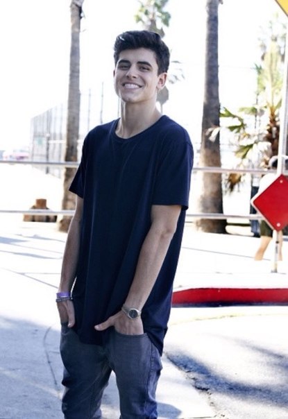 Для тебя].  Я надеюсь, у меня получилась романтика. 01