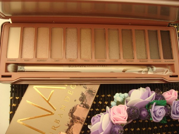 Тонкости нанесения нового макияжа в коричневых тонах. 01