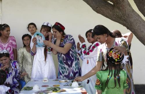 Усьма. Лучшим и безупречным средством женщин Востока по праву считают усьму. 08