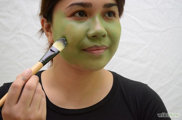 Просила не портить мейкап как называется. Макияж тролля. Красивый макияж троллей. Девушки красят лицо Гринвэй. Чем сделать зеленое лицо для макияжа.