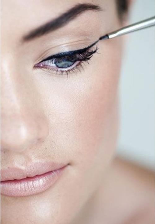 Новые способы глаза лайнером подчеркнуть. 01