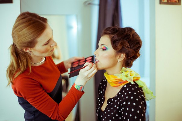 Правильное сочетание цветов при макияже.