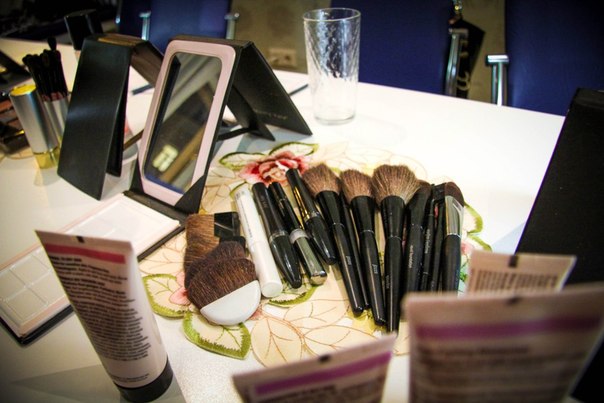 Следующие встречи будут посвящены технике естественного макияжа и состоятся 2 декабря, во вторник, в 18: 30 и в 20: 00. 01