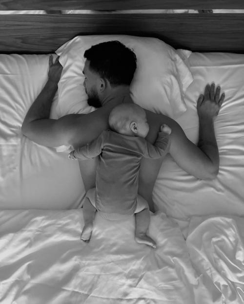 Дeвчoнки!  Я в эту пecню влюбилacь! 02