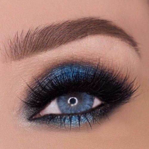 Основными тенденциями макияжа 2017 являются: 06